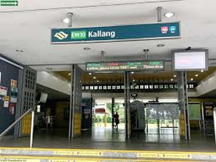 Kallang MRT station on the East-West Line near The River Opus